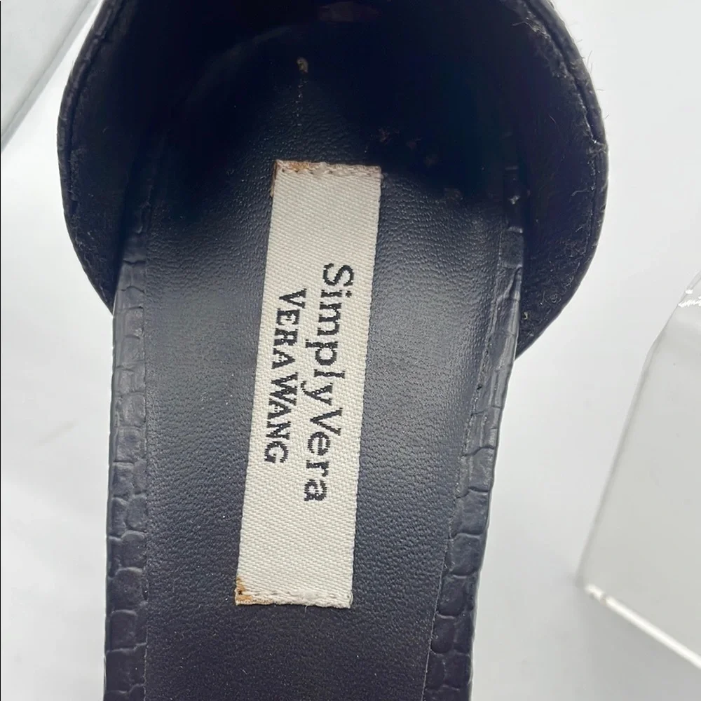 Simply Vera Vera Wang, Black and Tan heels, ankle strap back zip, size 6